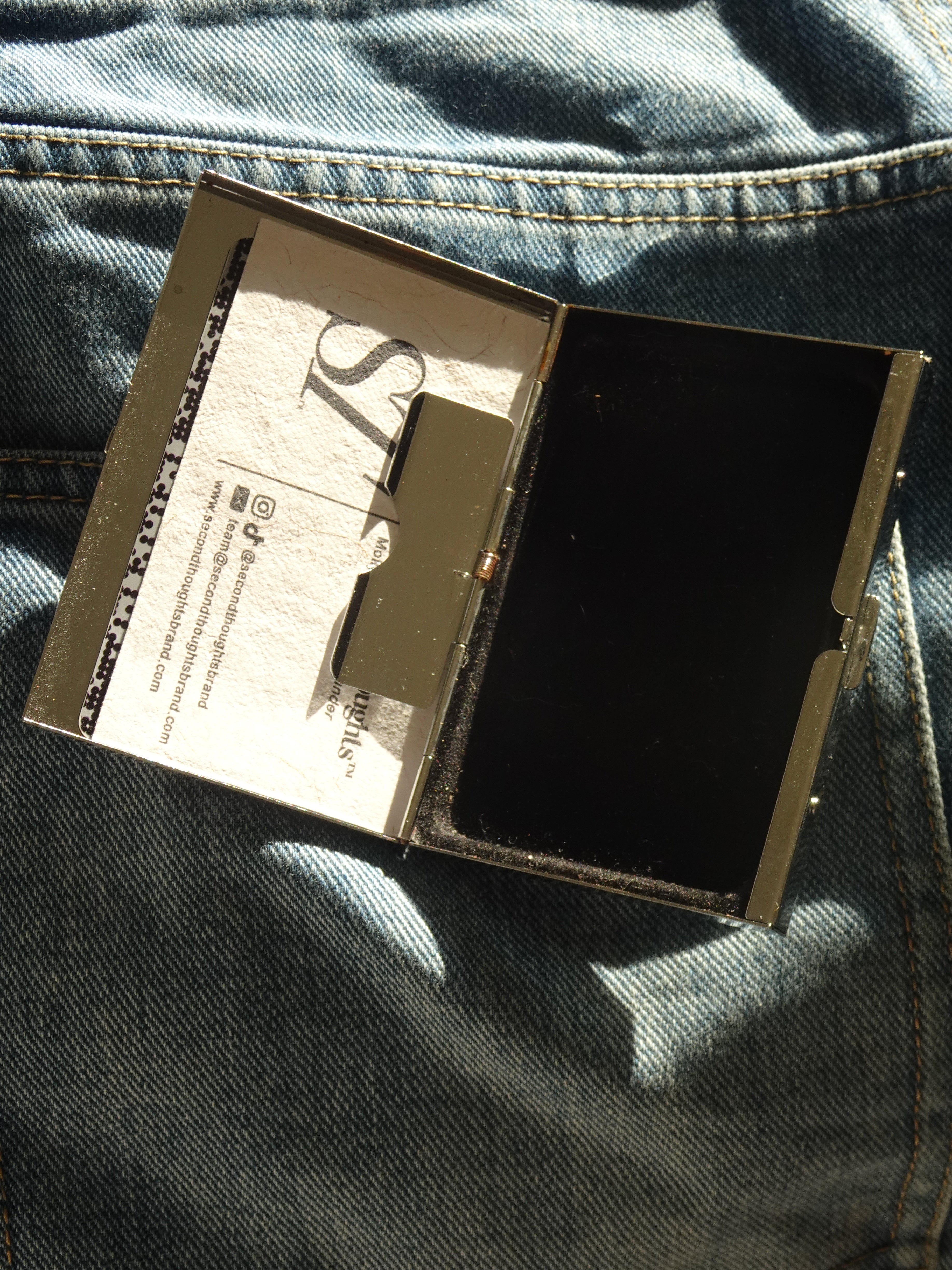 Sporty Woman Vintage Metal Card Case